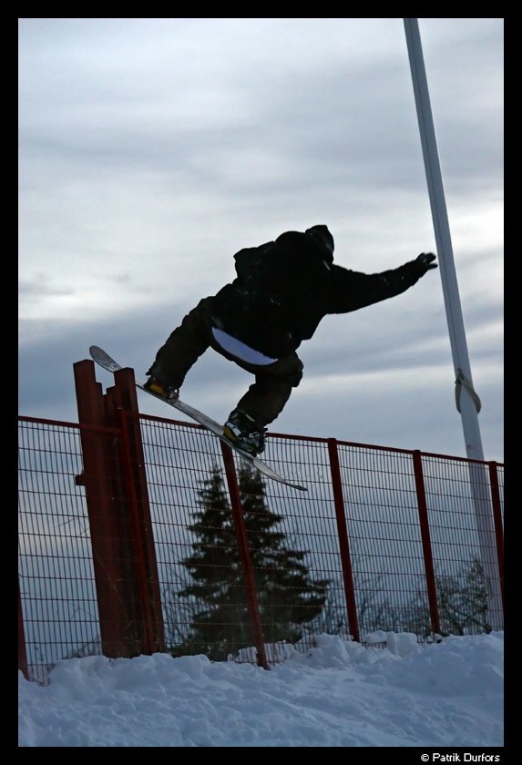 Johan lekte på stängslet längst ner i GB backen. Foto: Patrik Durfors. Åkare: Johan Bergqvist.