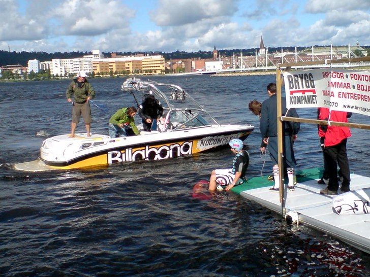 min tur att rippa finalåk i juniordam wake sm07 :. Foto: anders isaksson. Åkare: soffy.