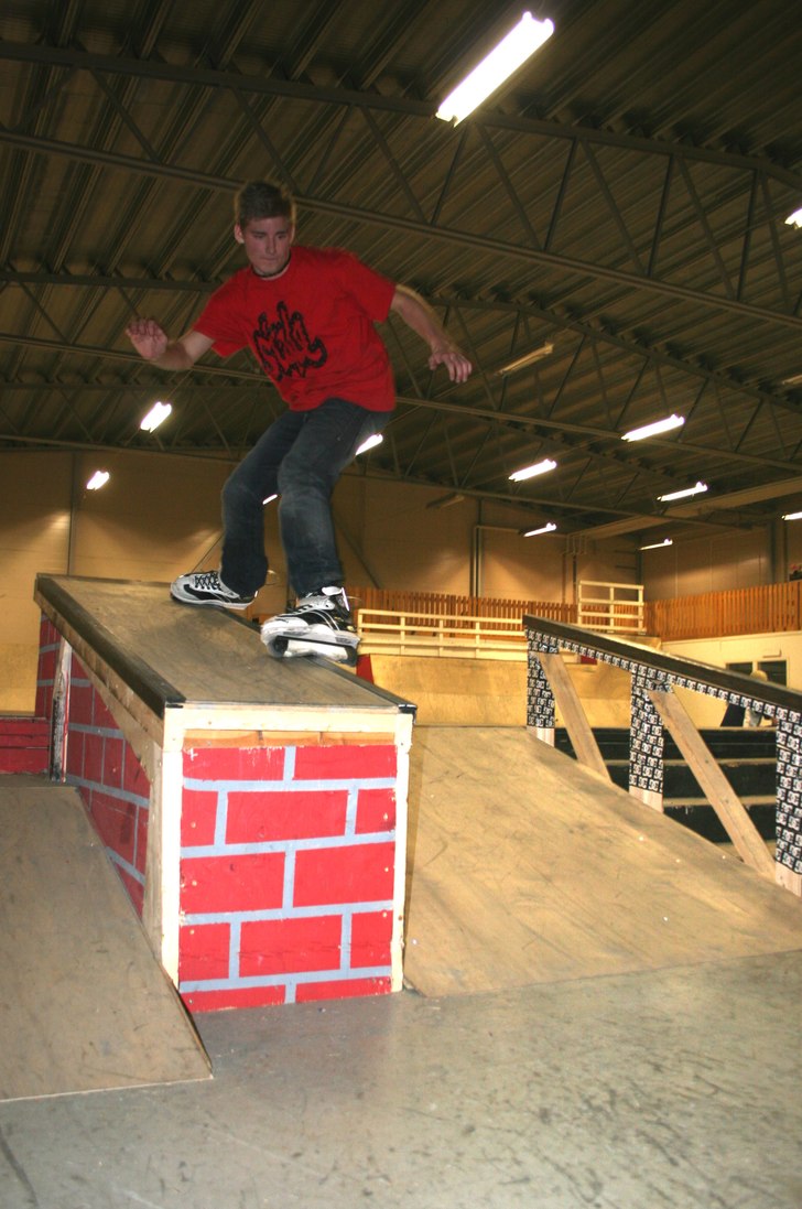 Drog och åkte lite i lokalen på ersboda en onsda. Foto: J82A. Åkare: Nicklasdegerfält.