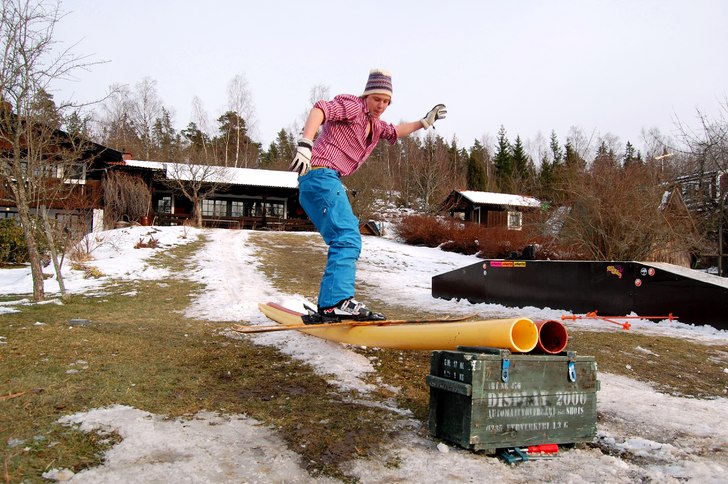 railar med skjorta på. Foto: sakariasmajander. Åkare: mattias "klanten" ahlgren.