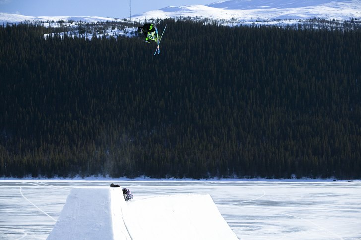 Wester kör utan tvekan störst på cornern. Foto: Niclas Magnusson. Åkare: Jacob Wester.