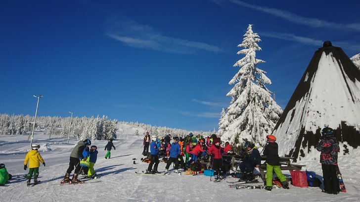 Strålande forhold i bakken 
Mye ny snø siste uke.