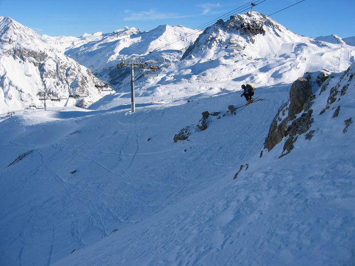 Perfekt dropp under liften. Tråkigt nog var 
det. Foto: Magnus Tyrland. Åkare: Mats Hellström.