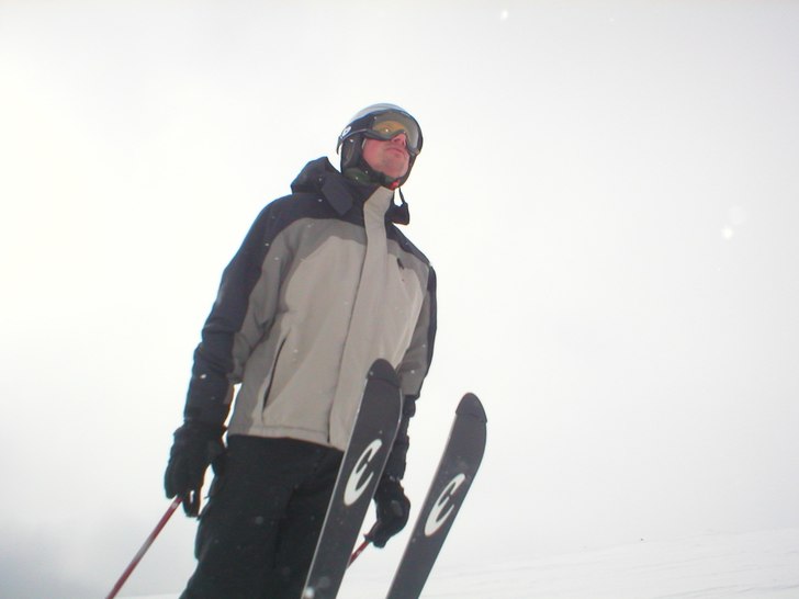 Han var dock inte först  med V-stil. Foto: Richard Lindberg. Åkare: Richard Lindberg.