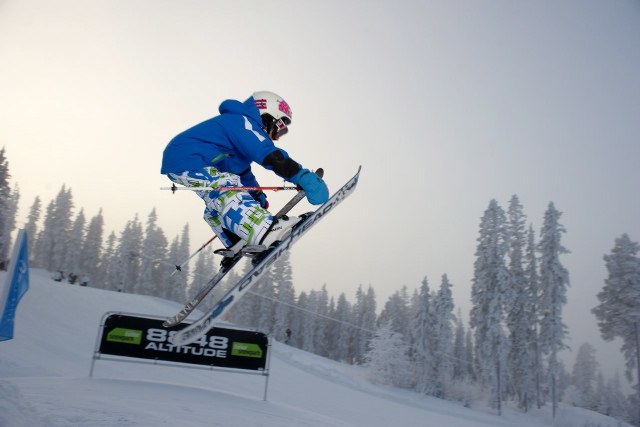 fota med 8848. Foto: ?. Åkare: lucas söderberg.