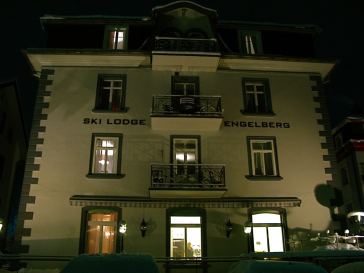 Foto: Johan Jonsson. Åkare: Ski Lodge Engelberg – Free Radicals fasta hållpunkt i tillvaron..