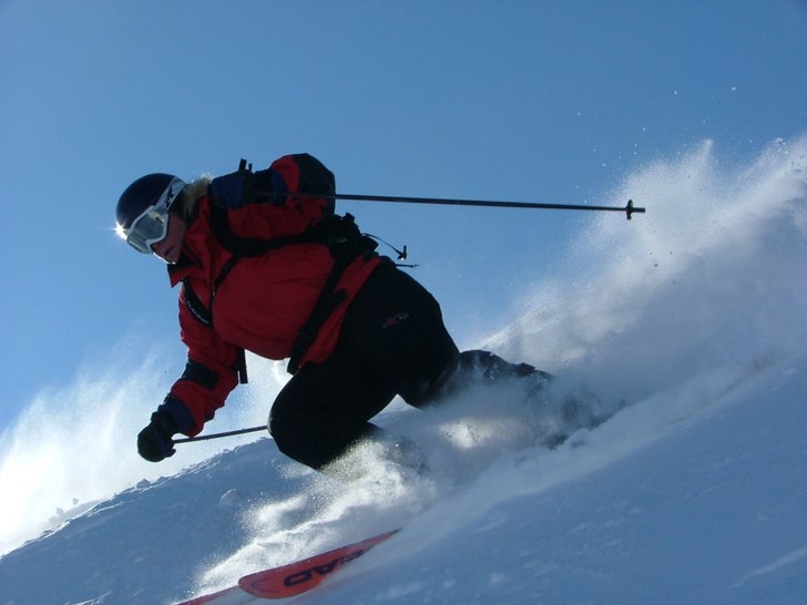 Hustrun kommer farande.. Foto: Patric G Renström. Åkare: Maria Renström.