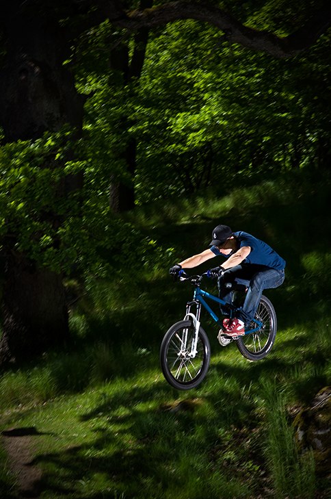 Matte chillar fett i solen... Grönt är skönt!. Foto: Henke Johansson. Åkare: Matte.