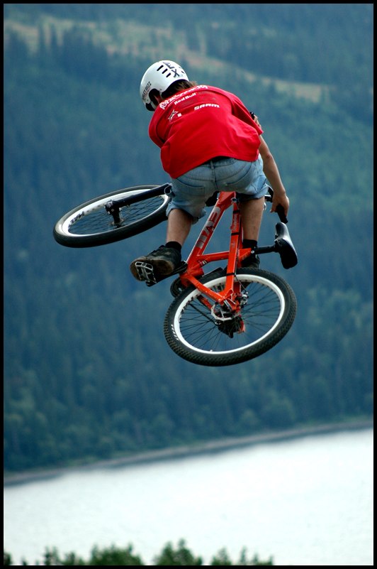 Åre mountain mayhem festival 2006 ,fett kul de va. Foto: Okänd. Åkare: Pudas =).