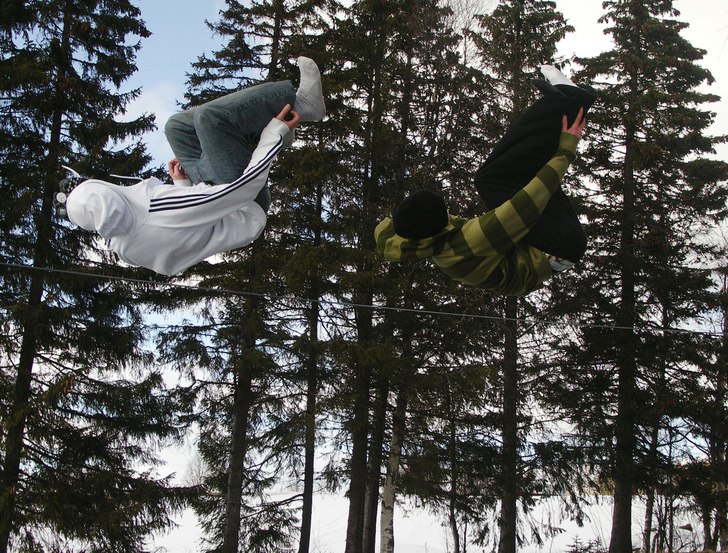 Båda gör en rodeo 540. Detta är nog den bilden . Foto: Annelie Eriksson. Åkare: Jag till vänster och min bror till höger.