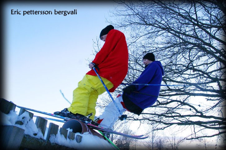 chill dag i våran hemma "backe". Foto: jonathan johansson. Åkare: eric pettersson bergvall och anton markgren.