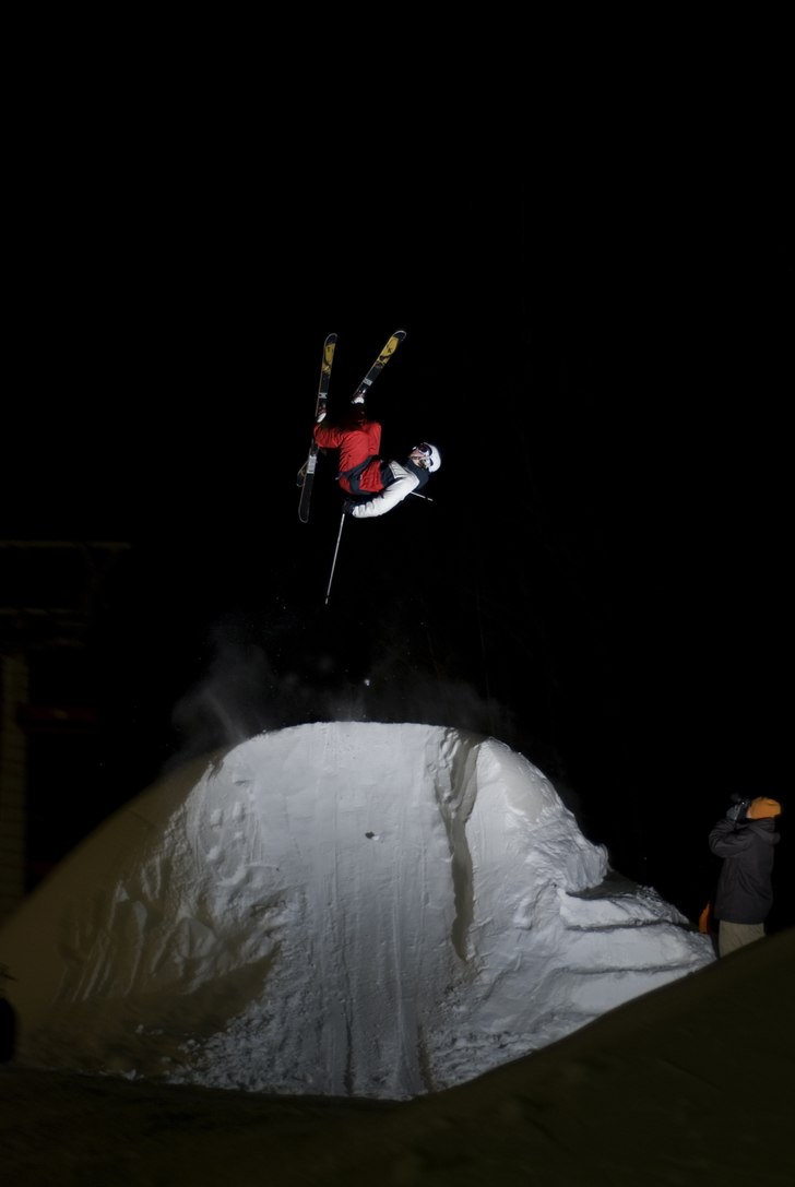 ett skutt. rakt upp, rakt ner . Foto: Magnus Karlsson. Åkare: Erik Andersson.