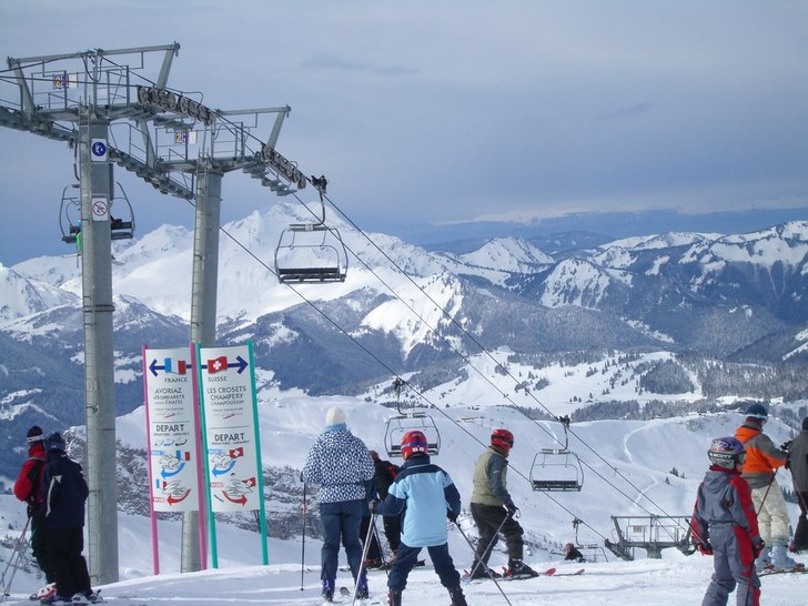 Gränsen mellan Frankrike o Schweiz . bara o välj. Foto: Joakim Lindblom.