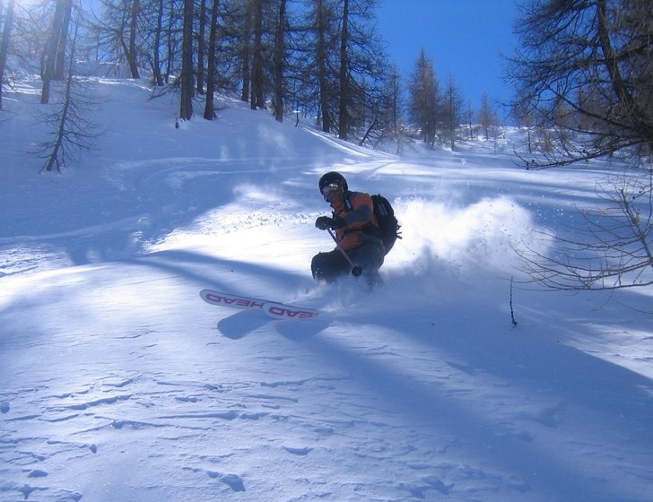 Det fanns allt lite skön snö i skogen när det b. Foto: Louise von Bahr. Åkare: Martin Bengtsson.