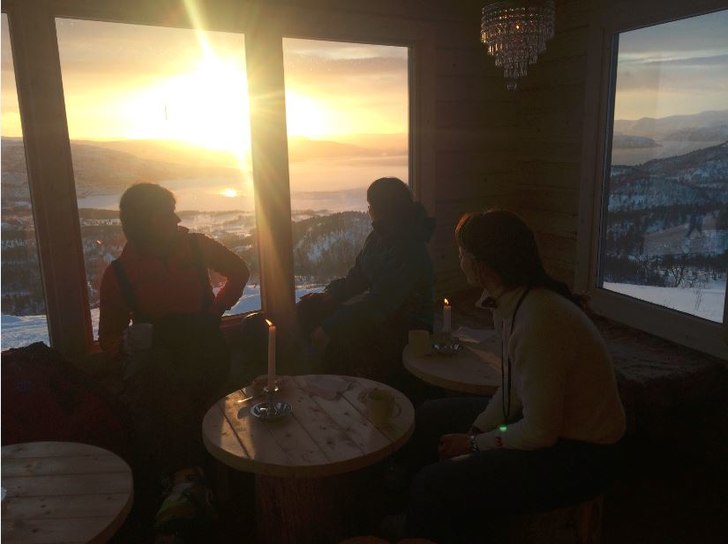 Sola er tilbake
Mørketida er vakker men de først.