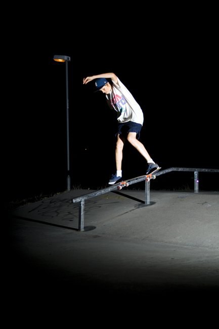 Backside bluntslide. Foto: Philip Sjövall. Åkare: Daniel McCarthy.