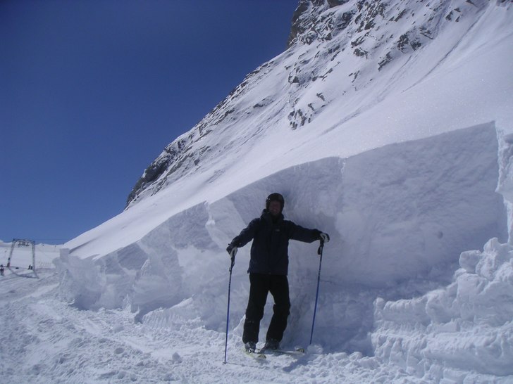 Finns lite snö uppe på glaciären.... Foto: Patrik Vyöni. Åkare: Christian Carlsson.