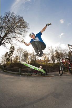 360 flip. Foto: Jonathan Birkemyr. Åkare: Daniel Jibberish Chindeh.