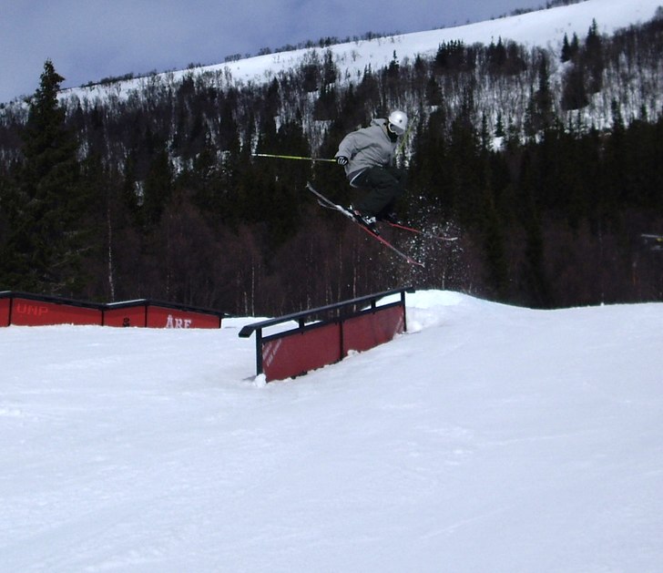 skutt. Foto: Viktor Backman. Åkare: Staffan Zackrisson.