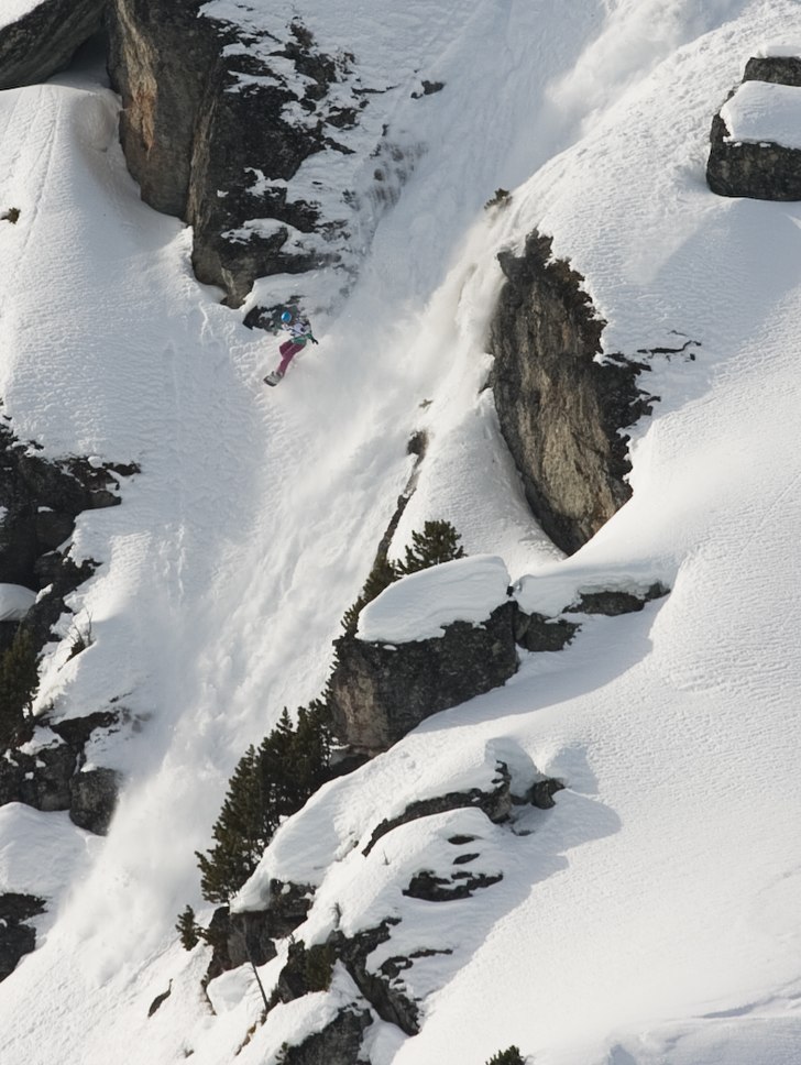 Finalåket i FWT Nendaz Freeride. Foto: Magnus Rasmark. Åkare: Mikaela Hollsten.