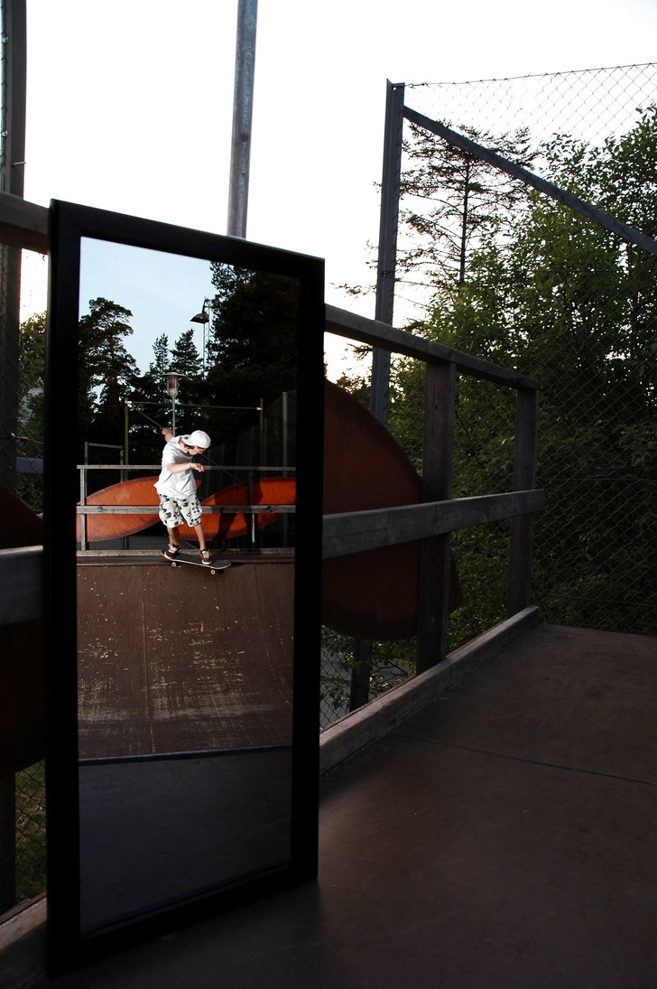 Martin smaskar på en fs smith i spegeln! kanonkul. Foto: David Husberg. Åkare: Martin Ringö.