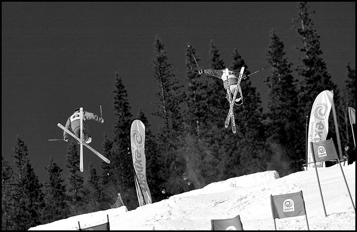Final SM parallellpuckel Åre 2006. Åkare nr 23 J. Foto: Ola Rockberg. Åkare: Jesper Björnlund, Olle Daunfelt.