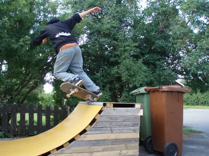 Nosepick eller nått,. Foto: Syster. Åkare: Jag (Petter Frisk).
