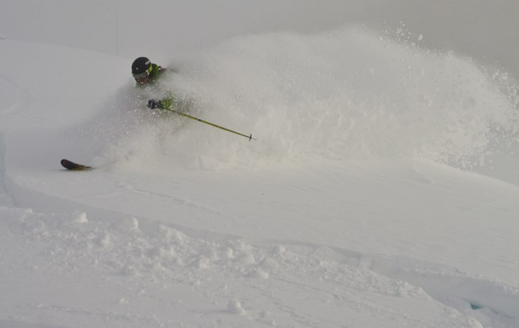 Foto: Erik Larsson. Åkare: Mikael Roos.
