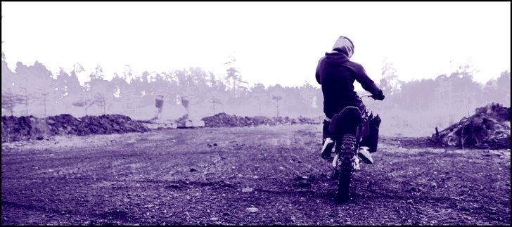 Patrik lånar min häst och jag fotar.. Foto: Mattias Nilsson. Åkare: Patrik Svensson.