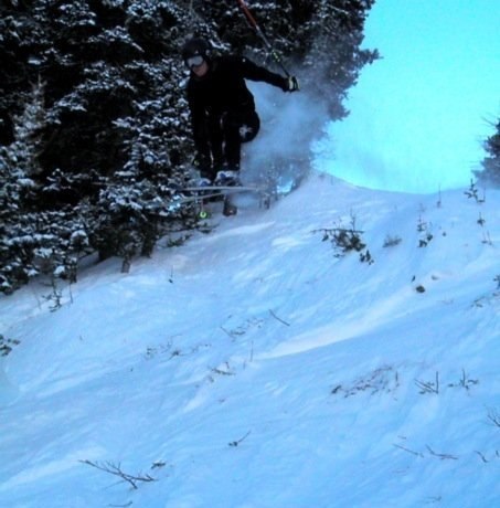 Flippers drop under chair. Foto: Jake Leatherman. Åkare: Riley Rice.