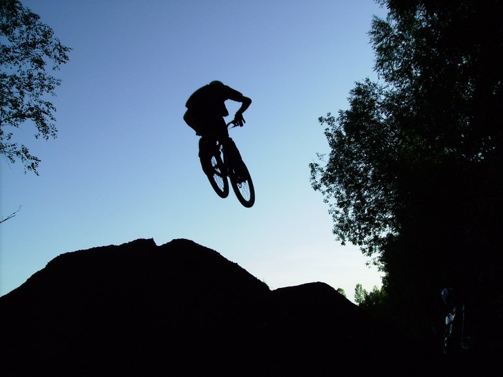 En mygg, och otursfylld fotosession på "HB-D. Foto: Jonas Nordlander. Åkare: Kim Hansson.