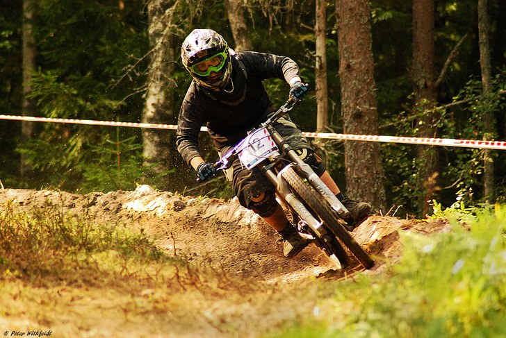 Tagen under Svenska Downhill Cupen i Sunne. Foto: Peter Withfeldt. Åkare: Anders Sahlén.