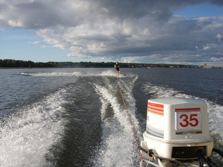 Hade regnat innan.. Men blev väldigt fint väder . Åkare: Zander.