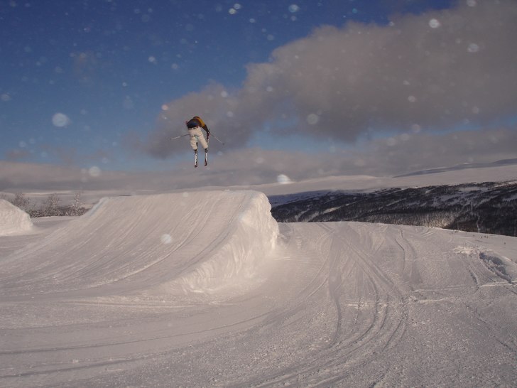 fet bild dubble nose med extra TOE-DRAG!. Foto: Simon Berggren. Åkare: Magnus Berggren.