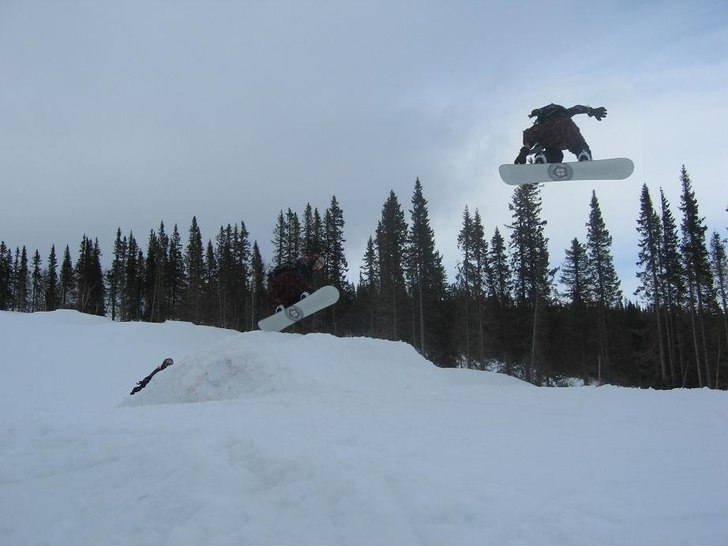 en backside 180 stalefish med påskkärring-utstyr. Foto: Ted Wennström. Åkare: Niclas Wennström.