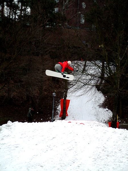 Från Chalmers Big Jump i Göteborg. Foto: Skatan. Åkare: okänd.