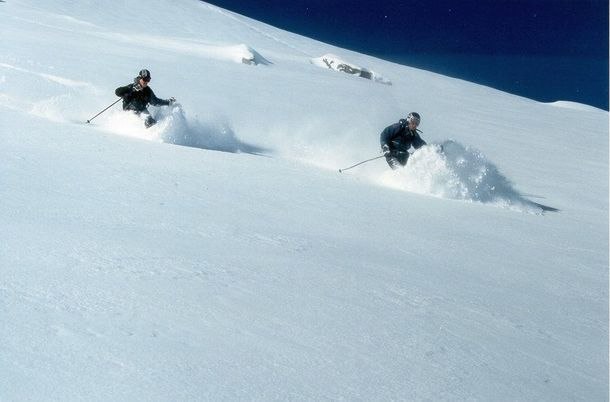 Ännu en fantastisk dag på Grands Montets.. Foto: Magnus Nilsson. Åkare: Lars Westerfur och Fredric Berglund.