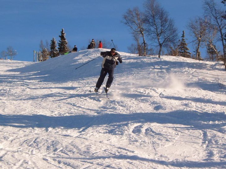 Brorsan försöker reda ut situationen i "rel. Foto: Seth Pylad. Åkare: Niklas Pylad.