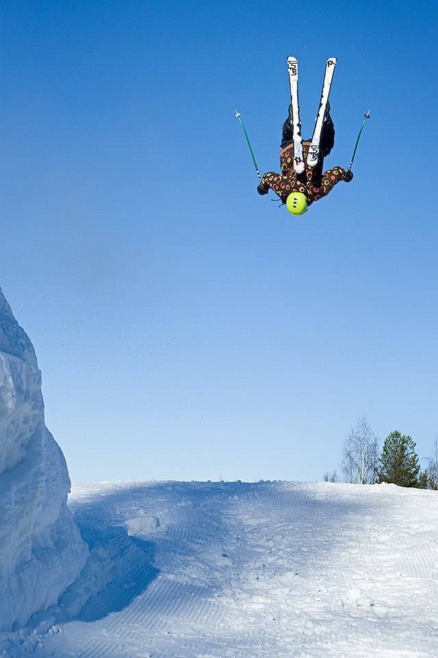 Switch backflip

http://www.freeride.se/video/sa. Foto: Thomas Lundman. Åkare: Olov Engström.