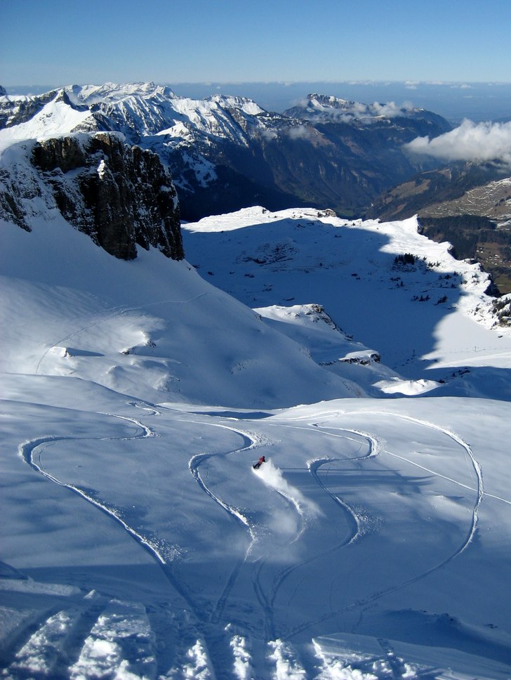 Mot nya äventyr i mellan Syrsli. Foto: Theodore Birkner. Åkare: David Rangsjö.