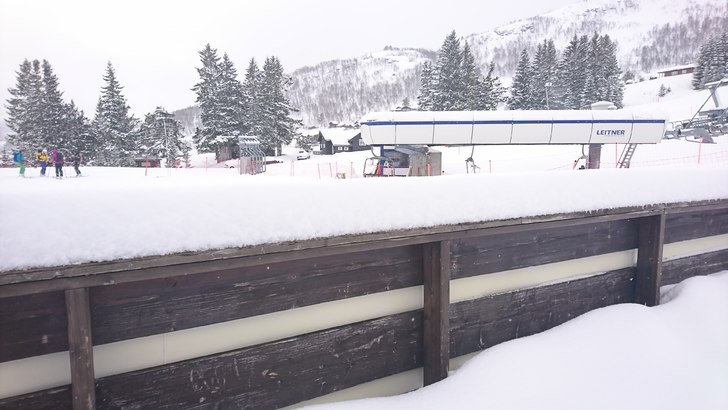 Onsdag 22. Mars 
Pudder Pudder! Det har komt 20 cm.