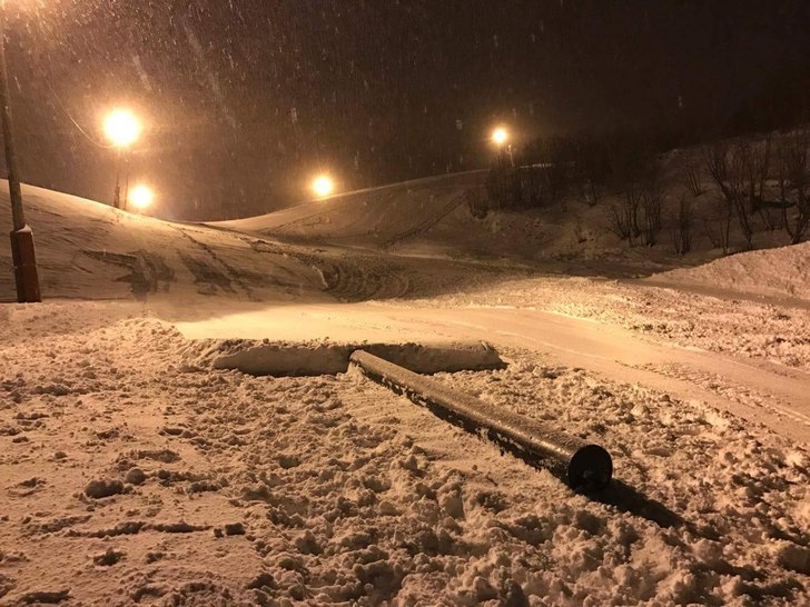Åpent fra 11:00-16:00
Både stolheis og skitrekk .