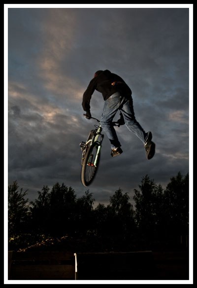 Jag gör tailwhip. Foto: Kennth einars. Åkare: Alexander Bäckvall.