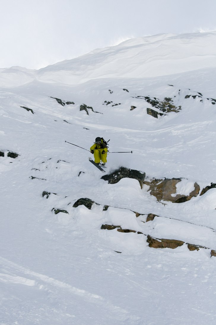 drop ner till ett chute på baksidan av ozone. Foto: Erik Dedering. Åkare: Per Nyberg.