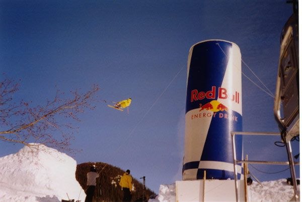 Red bull big air 2002, riktigt fint väder och sju. Foto: Patrik Durfors. Åkare: Steele Spence.