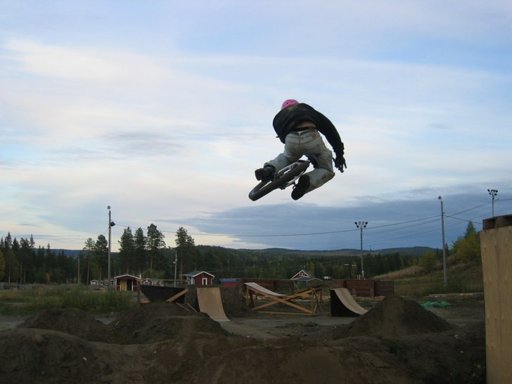 Table i KAC´s dirt slinga.. Foto: Niklas nånting. Åkare: Jag.