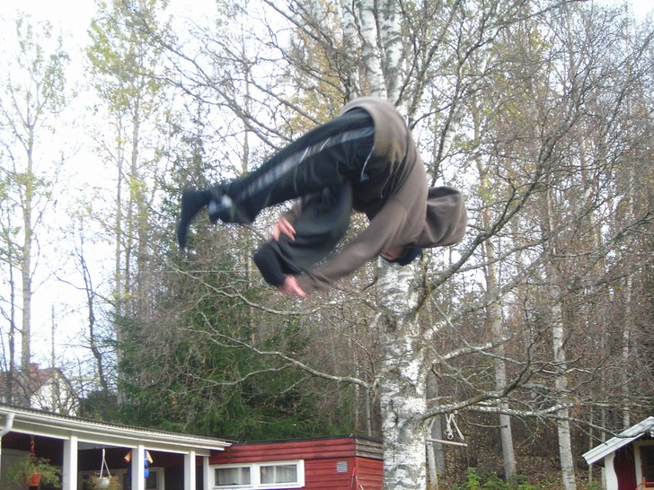 studsmatta session hos erkas. Foto: Ellikaaaaa. Åkare: koopatroopa.