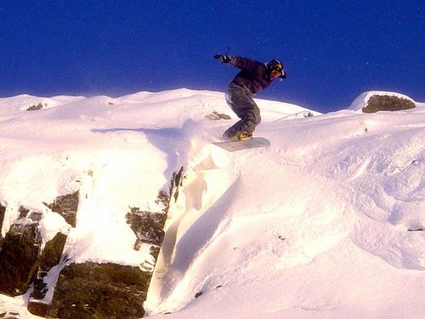 Knallat hela morgon nyårsdagen 2003, för att få. Foto: Martin Berg. Åkare: Jonas.