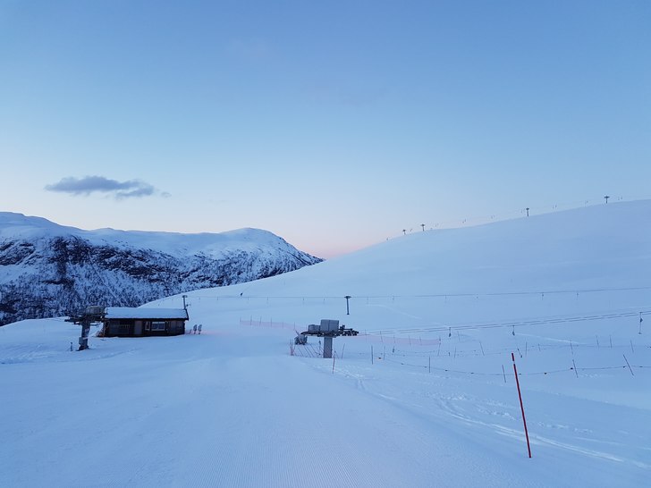 Langfredag
Langfredag kl 06.30 er det nydelege for.