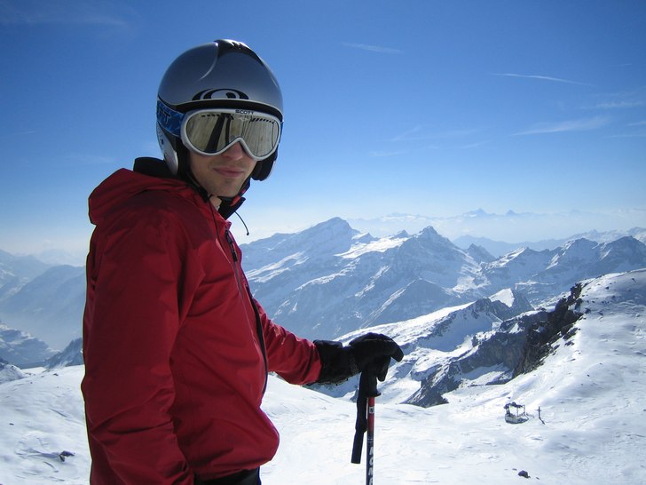 Härlig vårslasksnö åkning från Punta Indren.. Foto: Karin Schenström. Åkare: Jakob Rejdemo.